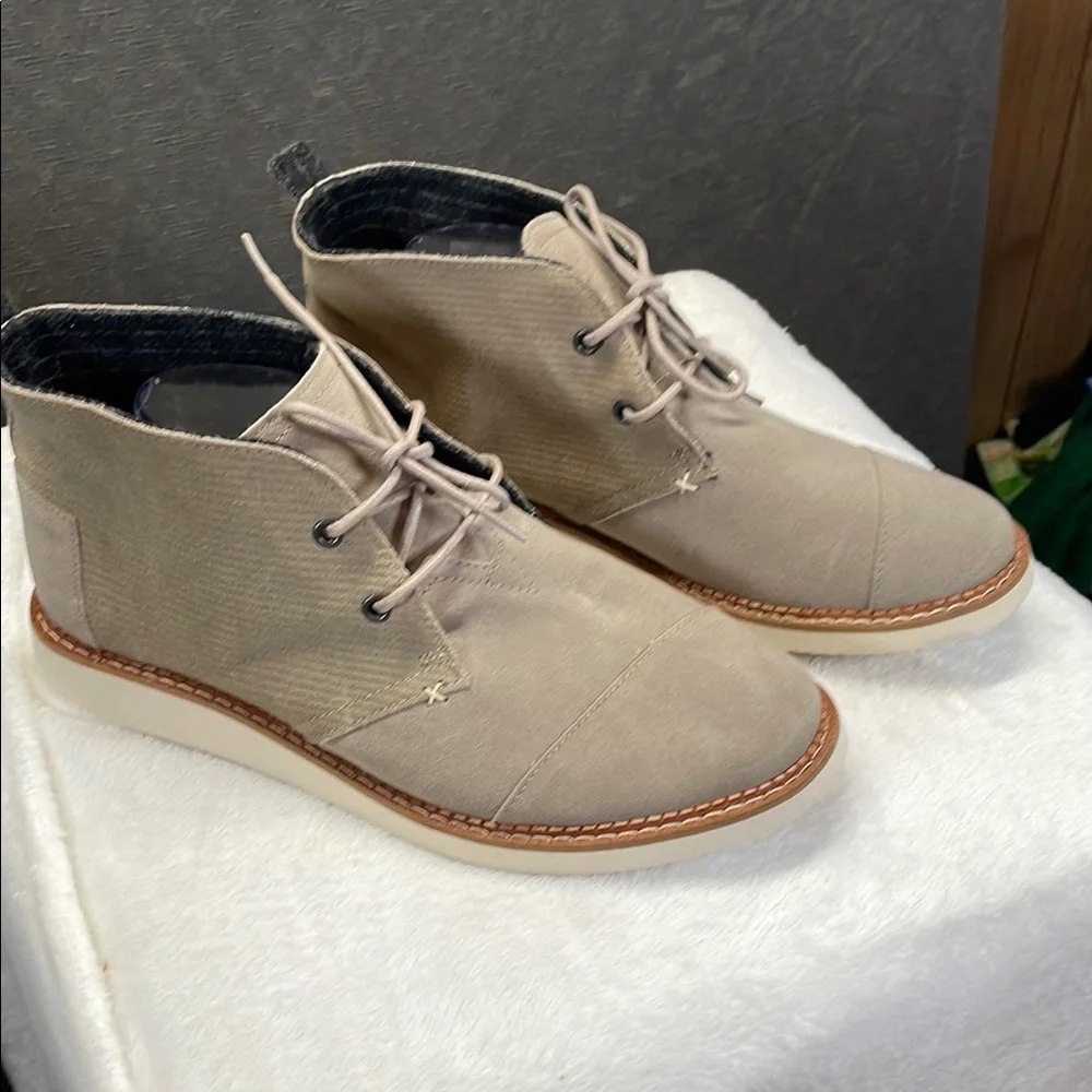 Toms Tan Chukka Boots with‎ Suede Upper